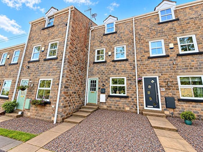 4 Bedroom Terraced House For Sale In Tenter Hill, Bradford, BD14
