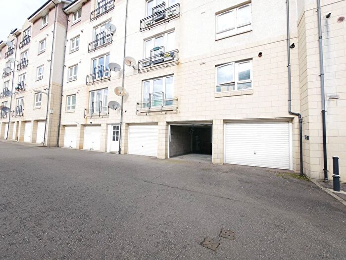Garage / Parking To Rent In Lower London Road, Abbeyhill, Edinburgh, EH7