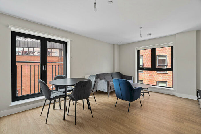 2 Bedroom Apartment To Rent In Weavers Yard, Newbury Newbury, RG14