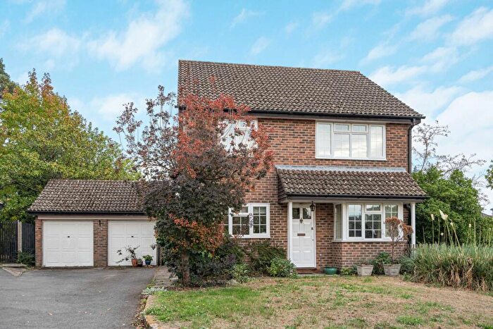 4 Bedroom Detached House For Sale In Twycross Road, Godalming, Surrey, GU7