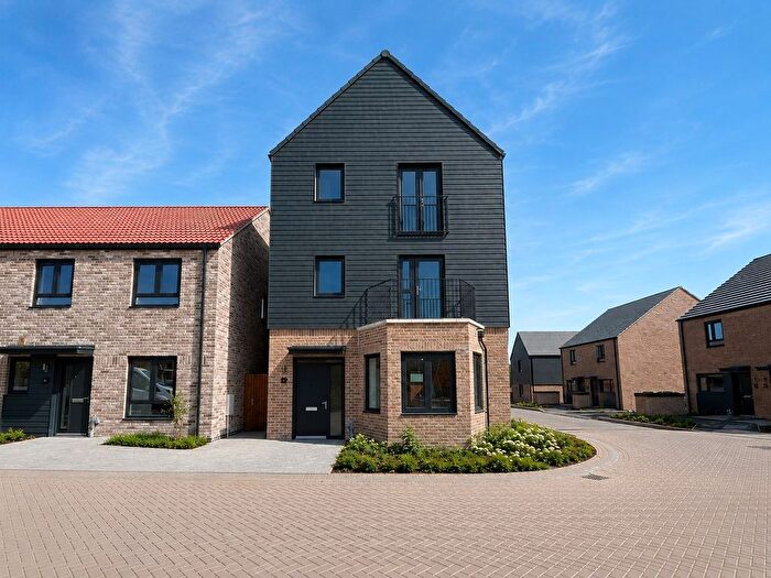 4 Bedroom Detached House To Rent In Gault Crescent, Cambridge, Cambridgeshire, CB1