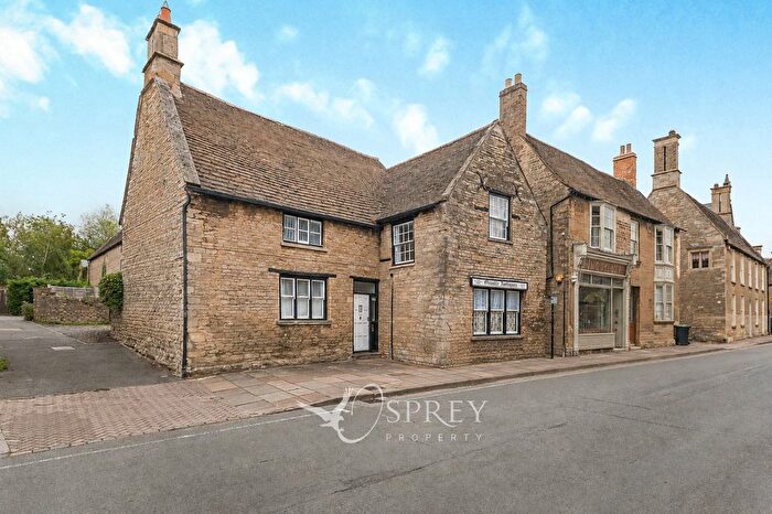4 Bedroom End Of Terrace House For Sale In West Street, Oundle, Northamptonshire, PE8