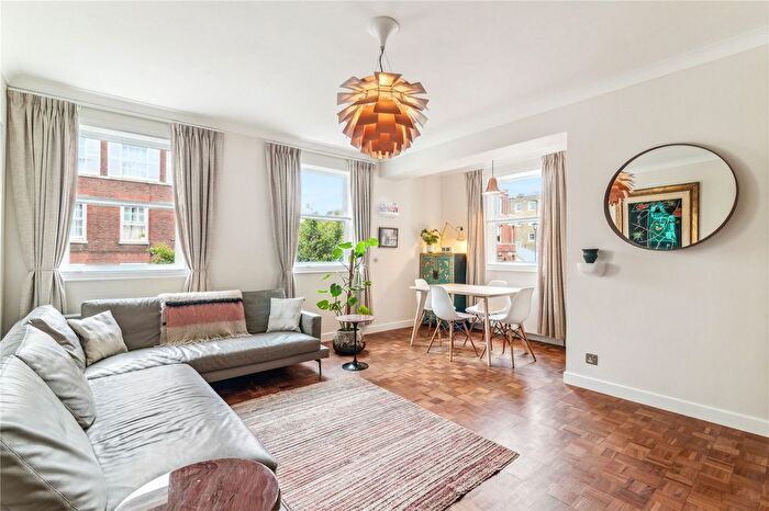 2 Bedroom Flat For Sale In Beaumont Street, London, W1G