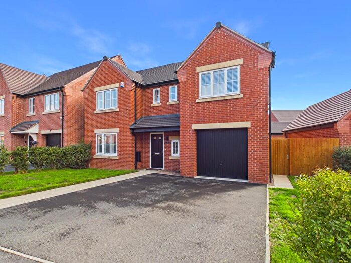 5 Bedroom Detached House For Sale In Featherstone Road, Boulton Moor, DE24