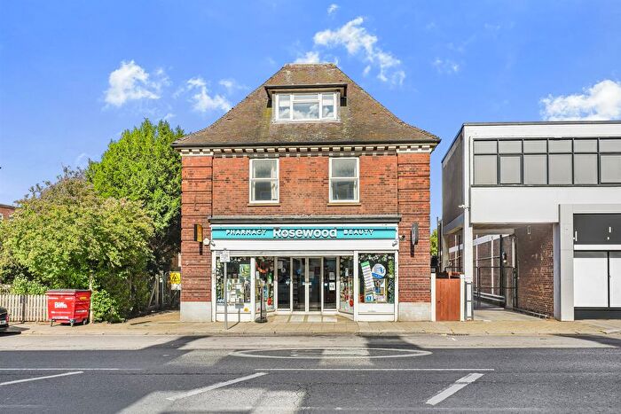 2 Bedroom Flat For Sale In Station Road, North Chingford, E4