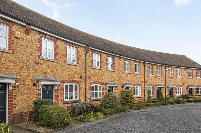 2 Bedroom Terraced House For Sale In The Rockeries, Midhurst, GU29