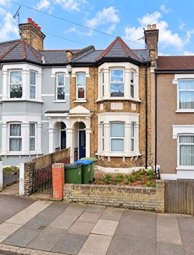 2 Bedroom Flat To Rent In Plum Lane, Plumstead, SE18