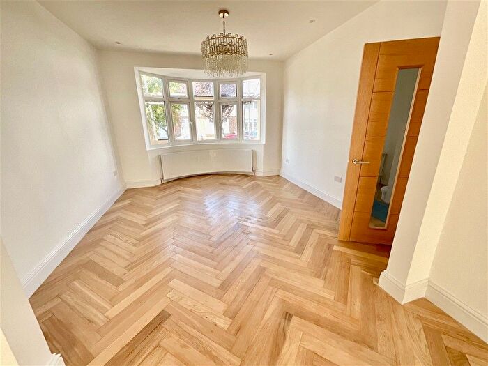 4 Bedroom Terraced House For Sale In Tufton Road, London, E4