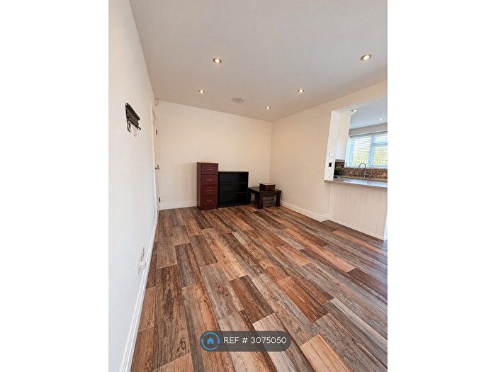 3 Bedroom Semi-Detached House To Rent In Kingston Avenue, Feltham, TW14