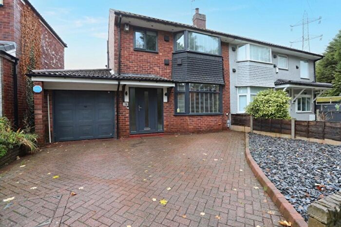 3 Bedroom Semi-Detached House For Sale In Warwick Avenue, Whitefield, M45