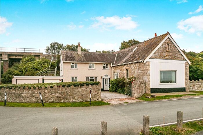4 Bedroom Detached House For Sale In Beach Road, Llanddulas, Abergele, Conwy, LL22