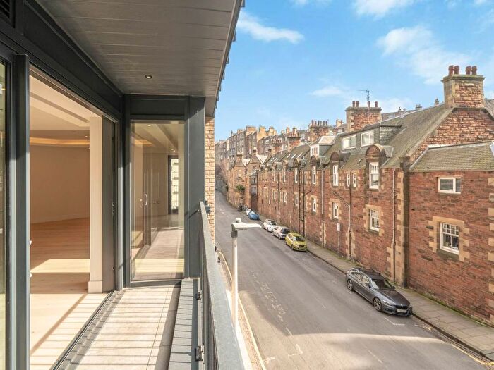 2 Bedroom Flat To Rent In Belford Road, West End, Edinburgh, EH4