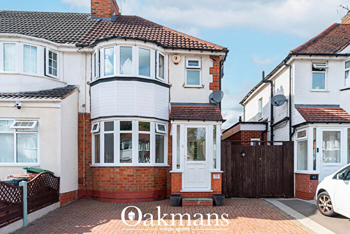 3 Bedroom Semi-Detached House For Sale In Rock Road, Solihull, B92
