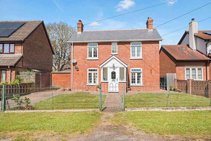 2 Bedroom Property For Sale In Amesbury Road, Weyhill, SP11