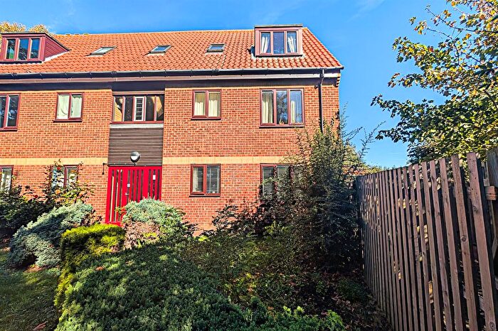 1 Bedroom Flat For Sale In Armstrong Close, Newmarket, CB8