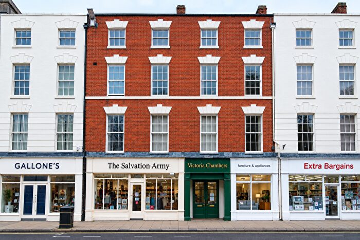 2 Bedroom Flat To Rent In Flat, Victoria Chambers, - The Parade, CV32
