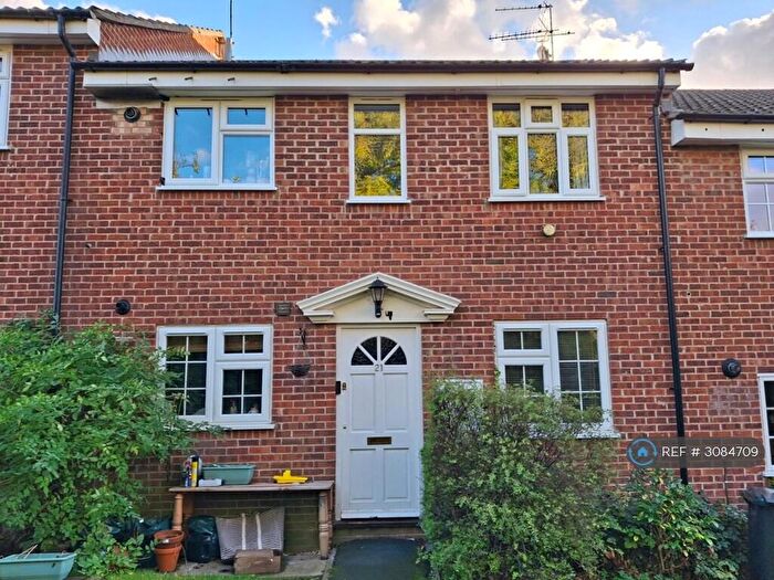 2 Bedroom Maisonette To Rent In Morley Place, Hungerford, RG17