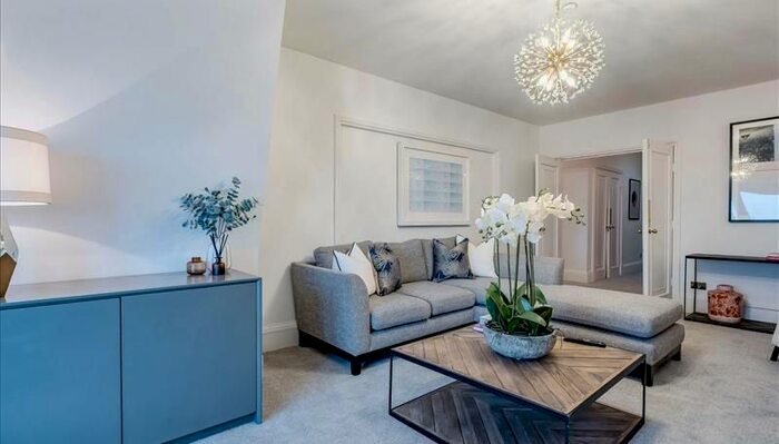 4 Bedroom Flat To Rent In Park Road, St John's Wood, London, NW8