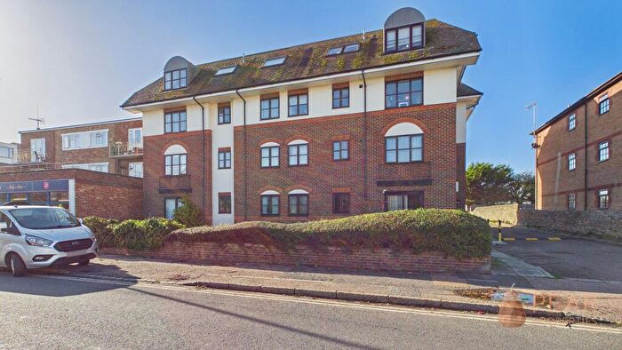 2 Bedroom Flat For Sale In South Street, Lancing, BN15