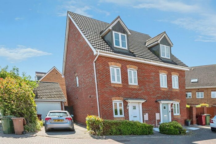 3 Bedroom Property For Sale In Kingfisher Way, Scunthorpe, DN16