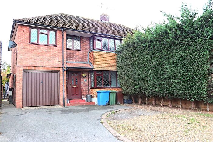 4 Bedroom Semi-Detached House For Sale In Fleet Road, Farnborough, GU14