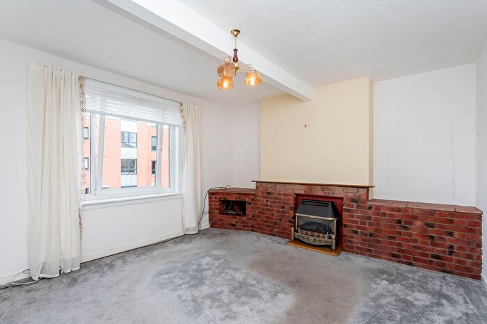 2 Bedroom Flat For Sale In / Hutchison Road, Chesser, Edinburgh, EH14
