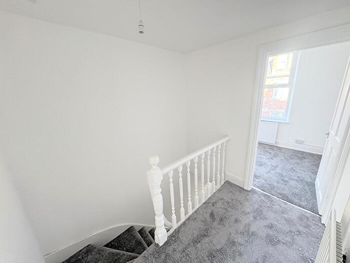 3 Bedroom Apartment To Rent In Hillfield Street, Gateshead, NE8