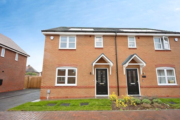 3 Bedroom Property To Rent In Thimbleby Close, Bedworth, CV12