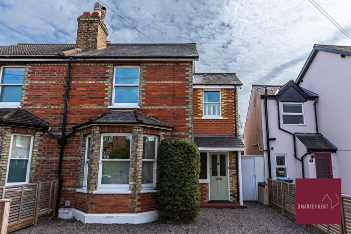 3 Bedroom Semi-Detached House To Rent In School Road, Hampton Hill, TW12