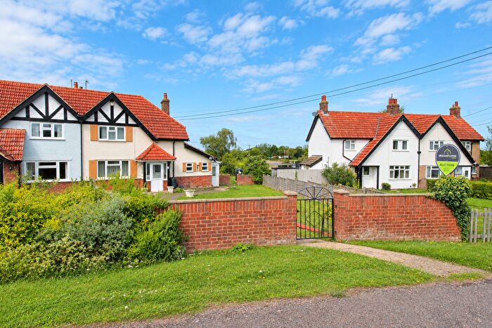 3 Bedroom Semi-Detached House For Sale In Watlington Road, Lewknor, Watlington, OX49