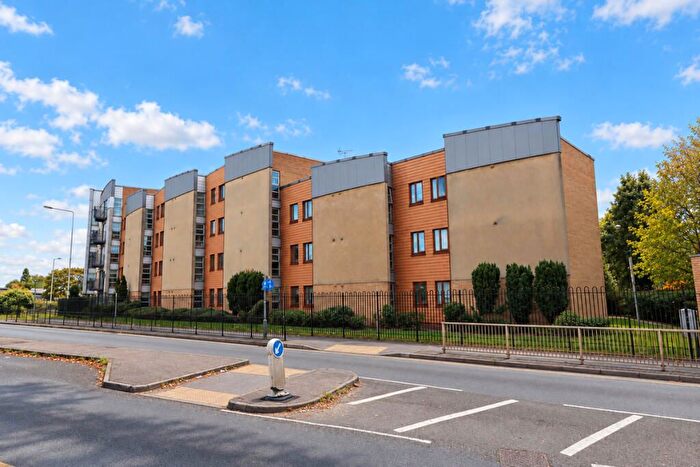2 Bedroom Flat For Sale In Oldchurch Road, Romford, RM7