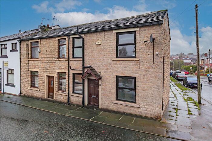 2 Bedroom End Of Terrace House For Sale In Dewhirst Road, Rochdale, Greater Manchester, OL12