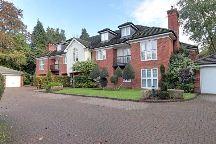 2 Bedroom Flat To Rent In Lady Margaret Road, Sunningdale, SL5