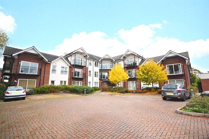 2 Bedroom Flat For Sale In London Road, Binfield, Berkshire, RG42