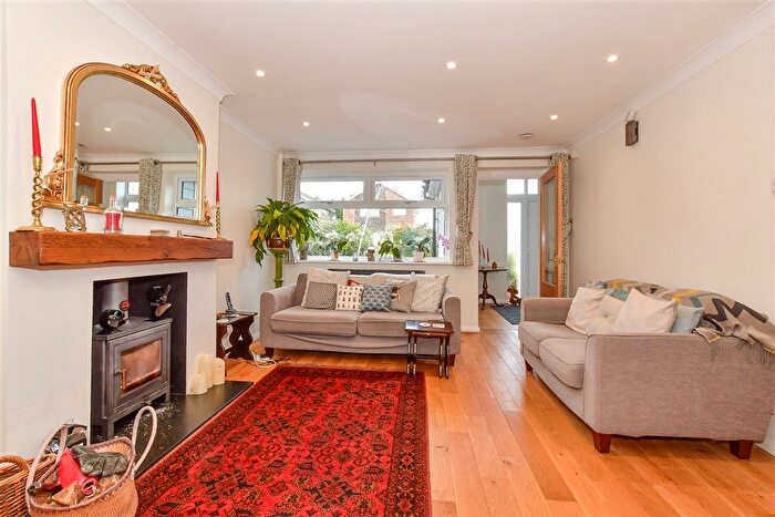 4 Bedroom Detached House For Sale In Durnford Close, Canterbury, Kent, CT2