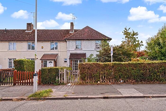 3 Bedroom End Of Terrace House For Sale In Worthington Road, Dunstable, LU6