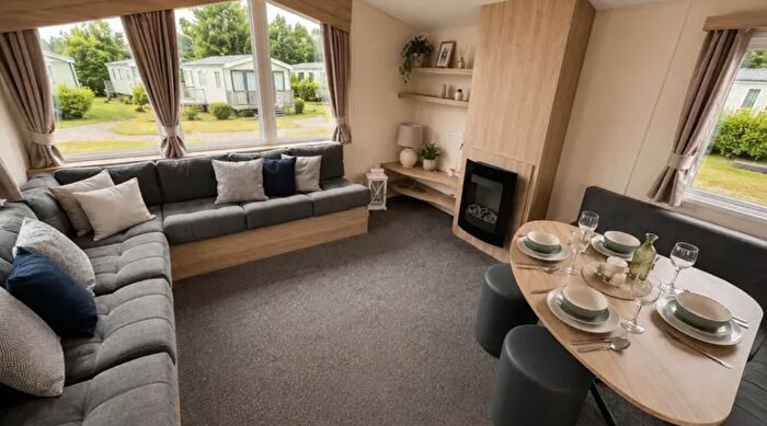 2 Bedroom Mobile/park Home For Sale In Shottendane Road, Birchington, CT7