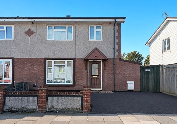 3 Bedroom Semi-Detached House For Sale In Stelling Road, Erith, Bexley, DA8