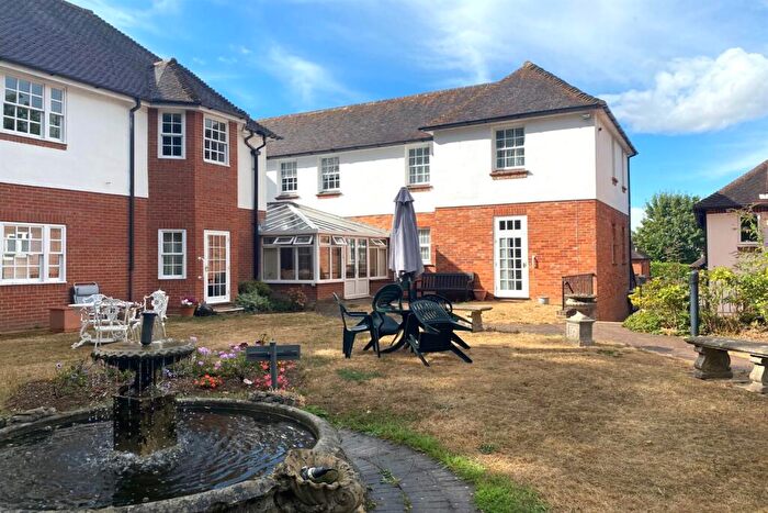1 Bedroom House To Rent In War Memorial Place, RG9