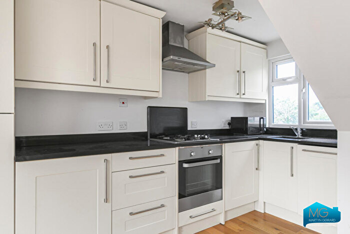 1 Bedroom Apartment To Rent In Park Road, New Barnet, Barnet, EN4