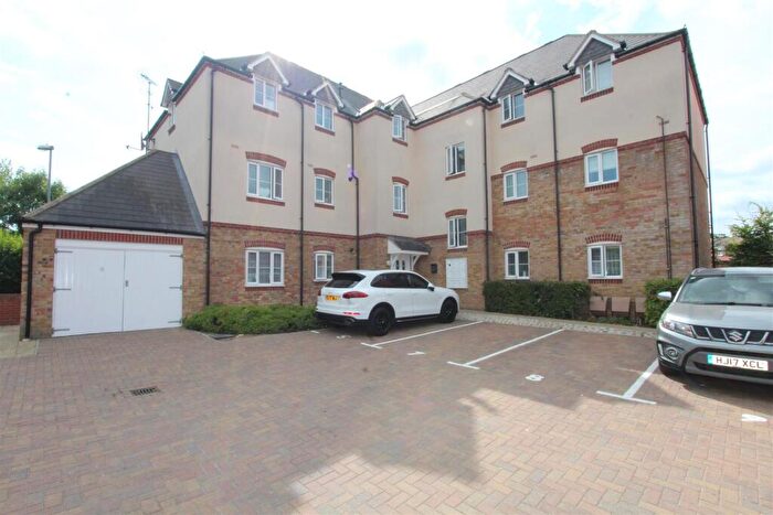 2 Bedroom House To Rent In East Hall Walk, Sittingbourne, ME10