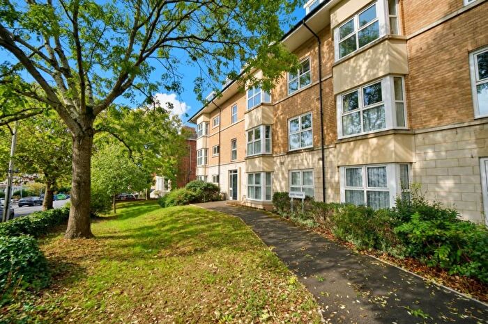 2 Bedroom Apartment For Sale In Dorchester Road, Weymouth, DT4