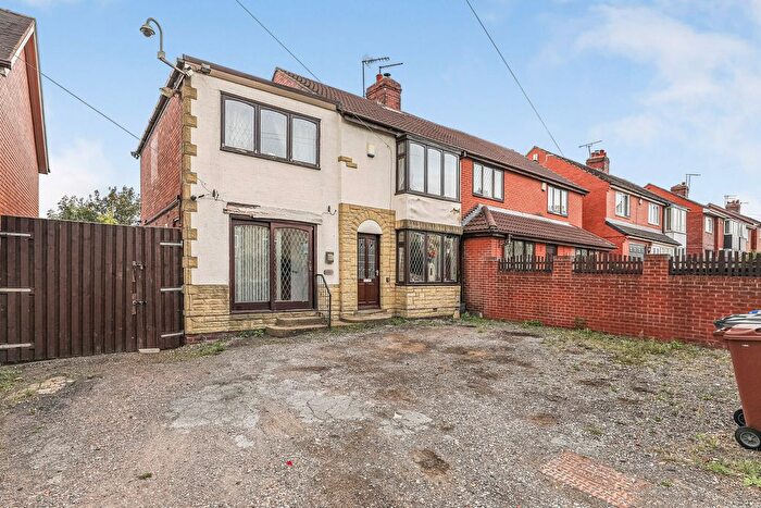 4 Bedroom Semi-Detached House For Sale In Burton Road, Barnsley, S71
