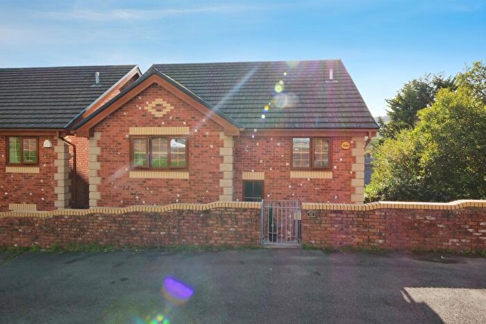 4 Bedroom Detached House For Sale In Tynybedw Terrace, Treorchy, CF42