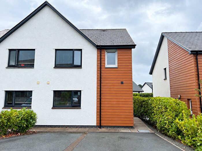 3 Bedroom Semi-Detached House For Sale In Ger-Y-Cwm, Penrhyncoch, Aberystwyth, SY23