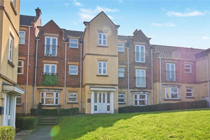 2 Bedroom Apartment For Sale In Whitehall Green, Leeds, West Yorkshire, LS12