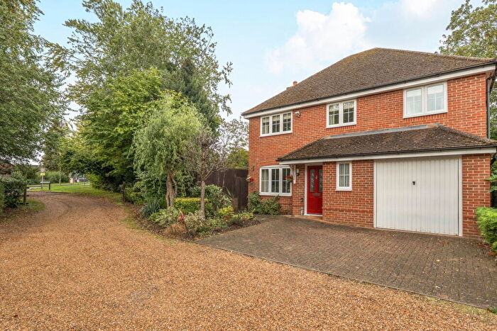 4 Bedroom Detached House For Sale In Walton Close, Basingstoke, RG22
