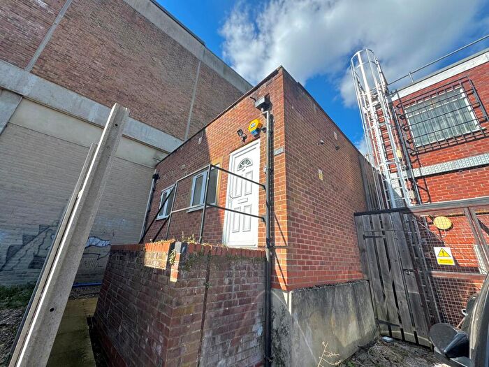 1 Bedroom Flat To Rent In Bitterne Road, Southampton, SO18