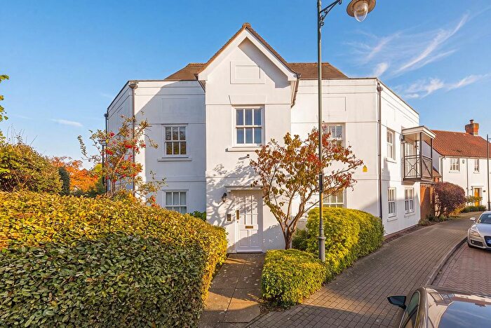 2 Bedroom Flat For Sale In Fortune Way, Kings Hill, ME19
