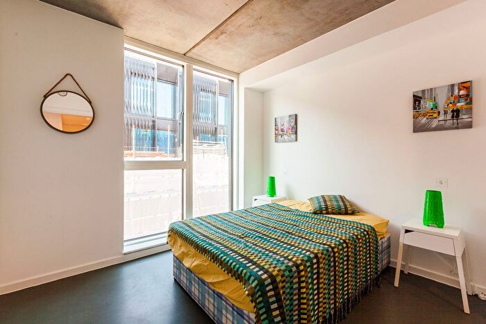 2 Bedroom Flat To Rent In Cosmopolitan House, Christina Street, Shoreditch, London, EC2A